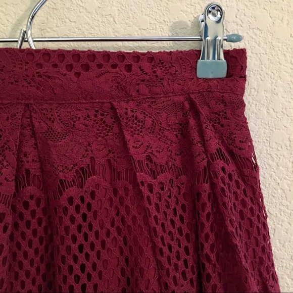 Lace midi skirt | burgundy - Picture 2 of 8